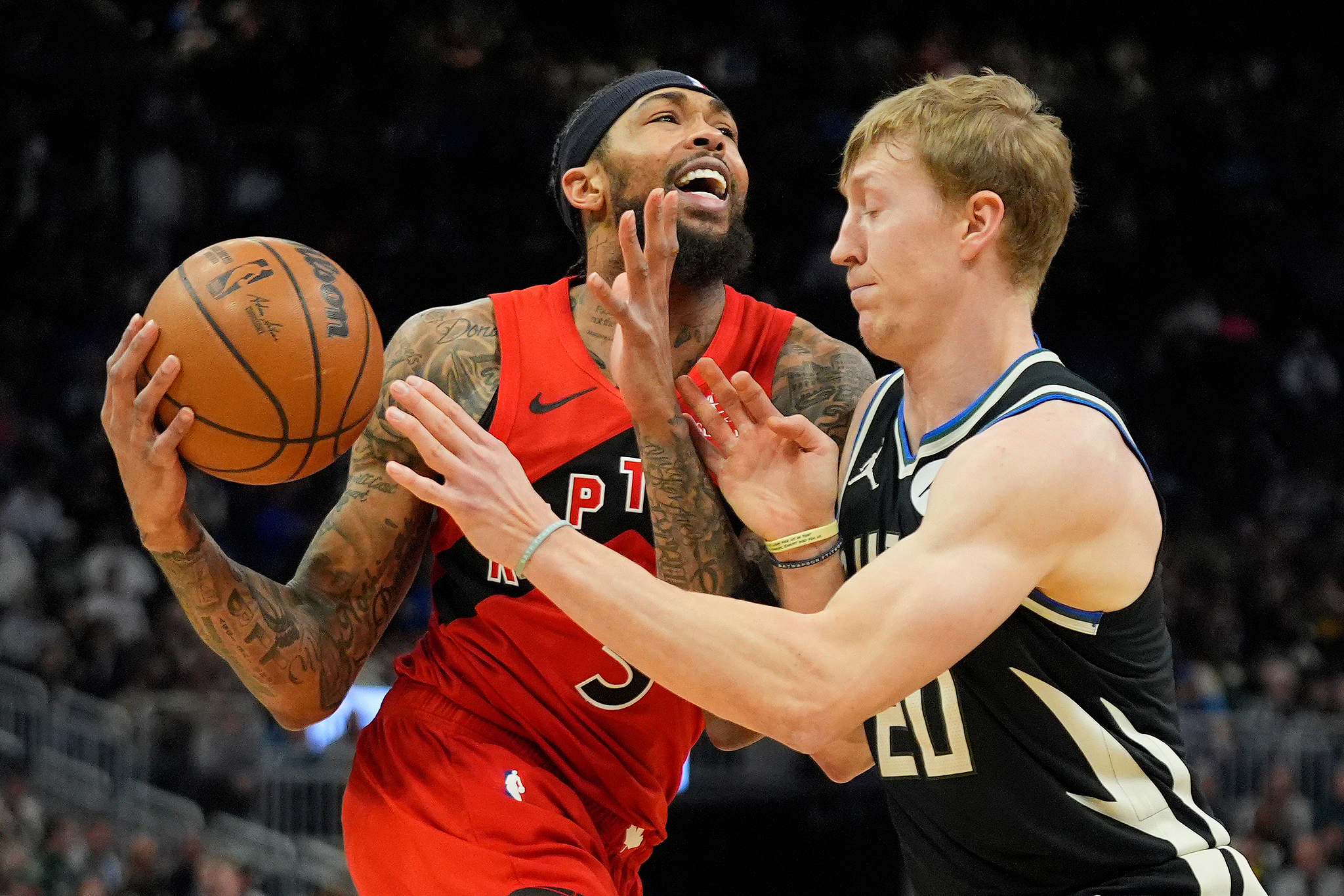 江南体育官方入口-英格拉姆22+6奎克利32+9 猛龙客场大胜雄鹿